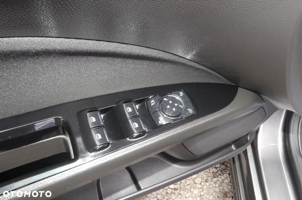 Ford Mondeo 2.0 TDCi Titanium - 19