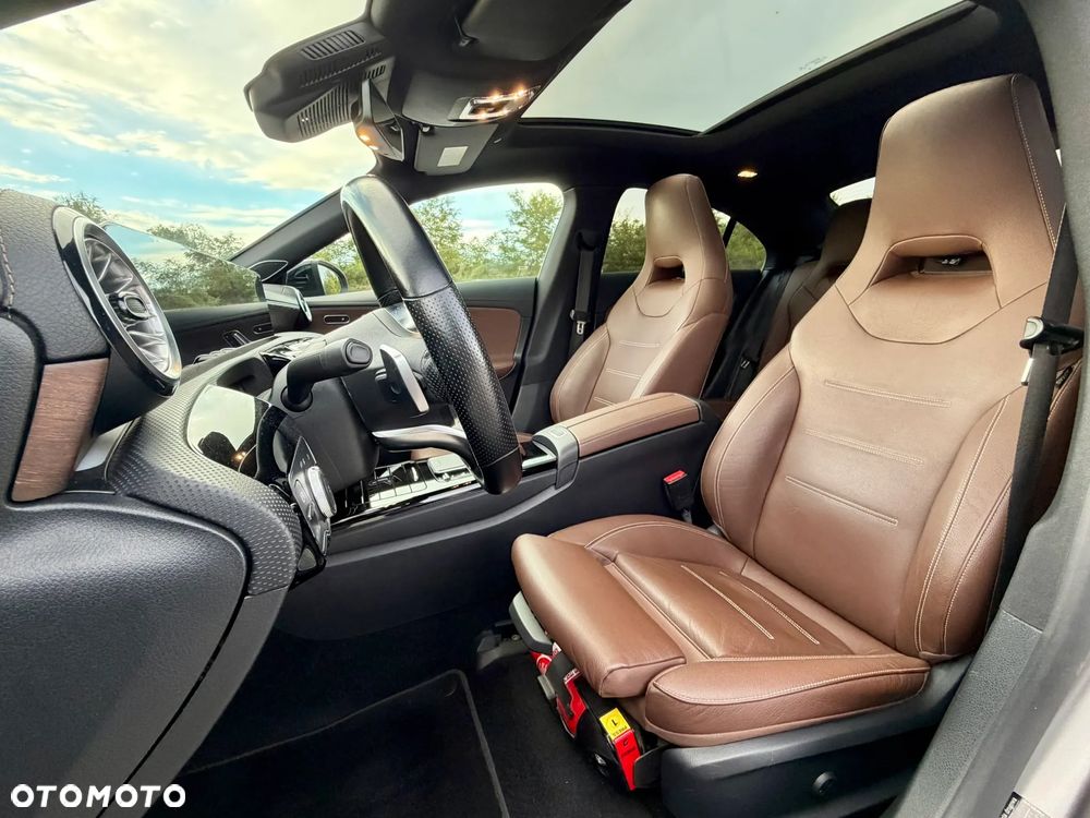 Mercedes-Benz CLA 250 E AMG Line 8G-DCT - 16