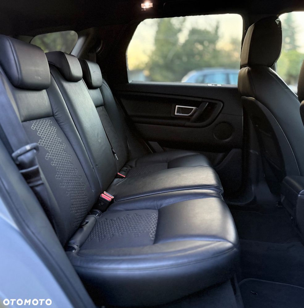 Land Rover Discovery Sport - 11