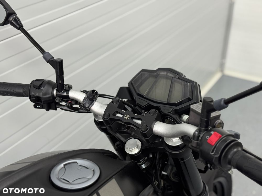 Yamaha MT - 12