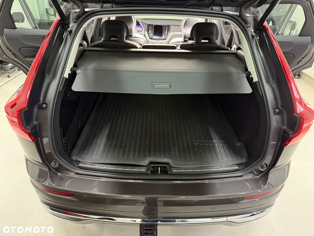 Volvo XC 60 B5 B AWD Plus Bright - 16