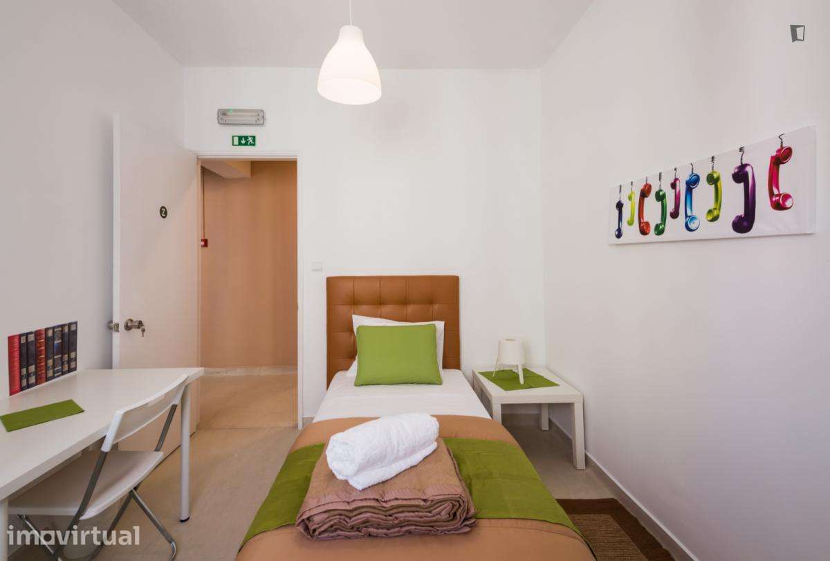 Quarto - localizado em Saldanha Lisbon - Grande imagem: 2/16