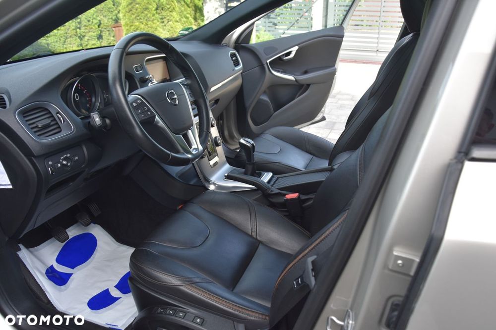 Volvo V40 Cross Country T3 Drive-E Summum - 18