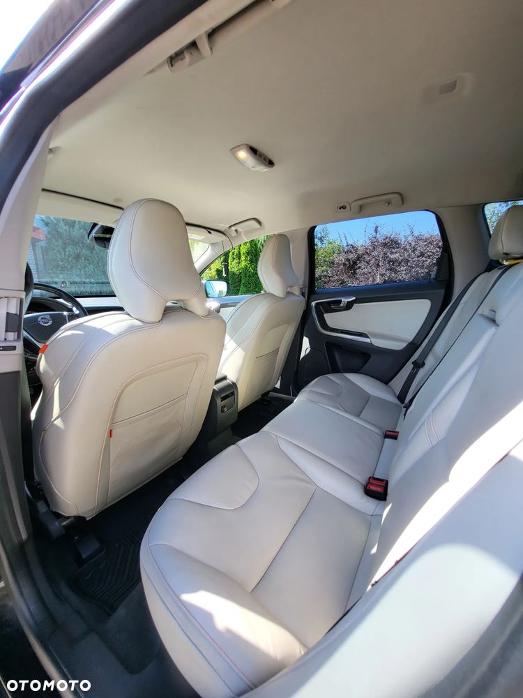 Volvo XC 60 D4 Drive-E Ocean Race - 14