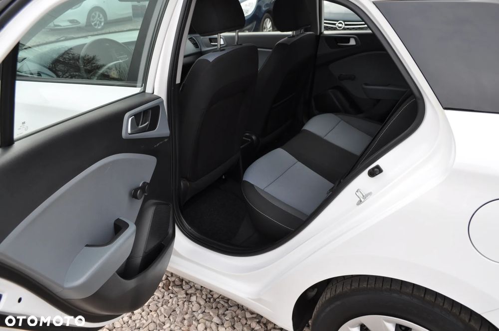 Hyundai i20 1.2 Pure - 18