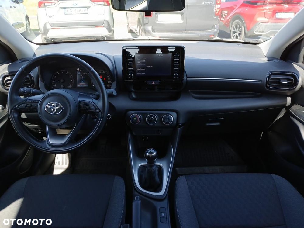 Toyota Yaris - 10