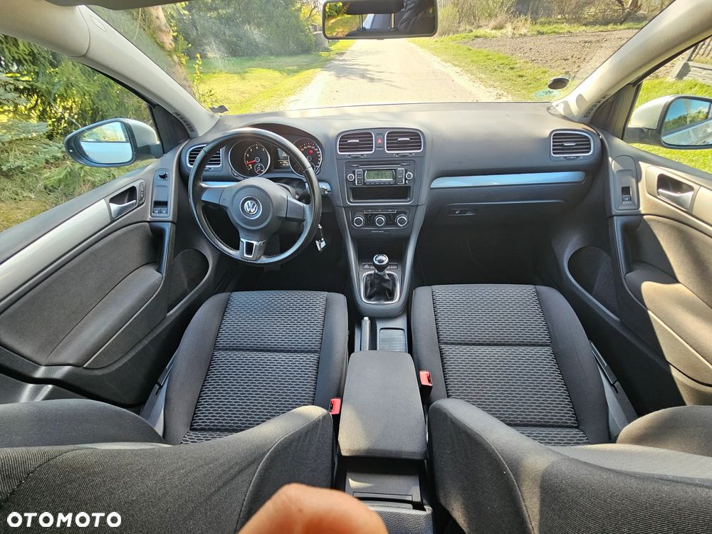 Volkswagen Golf - 6