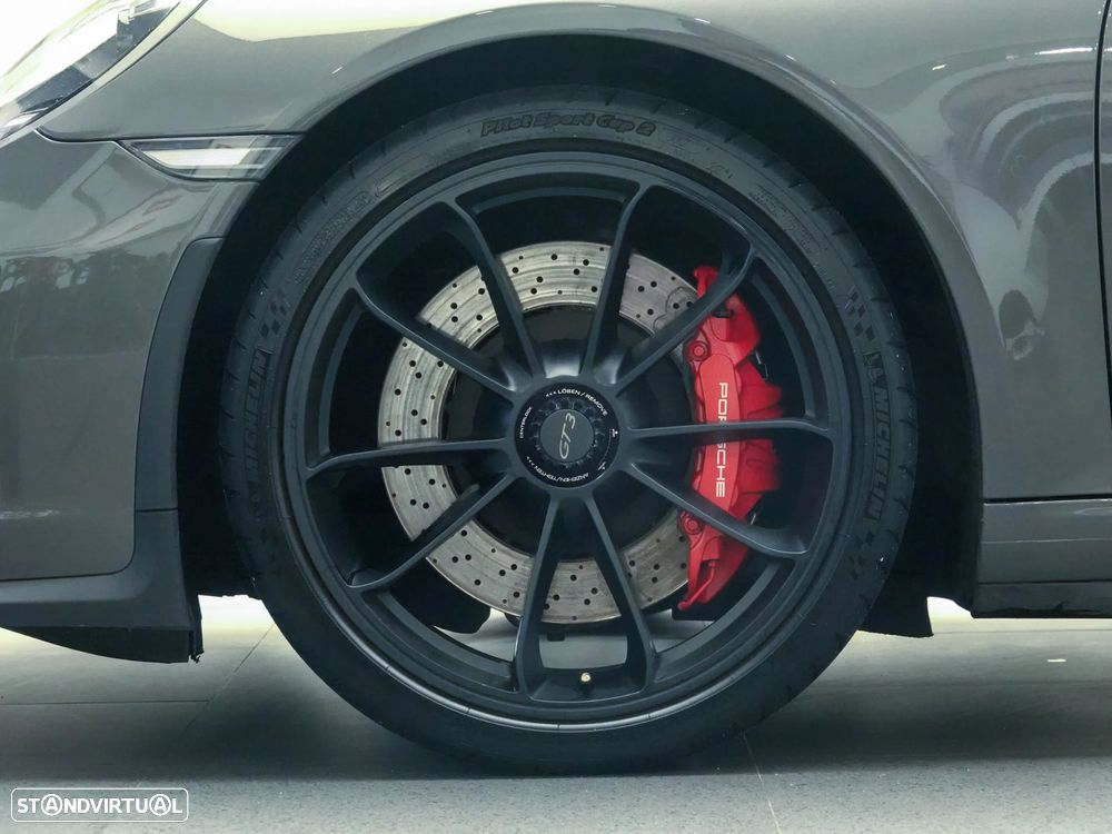 Porsche 911 Série F - 12