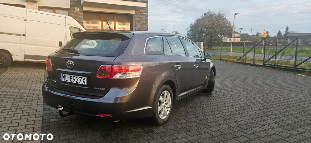 Toyota Avensis - 3