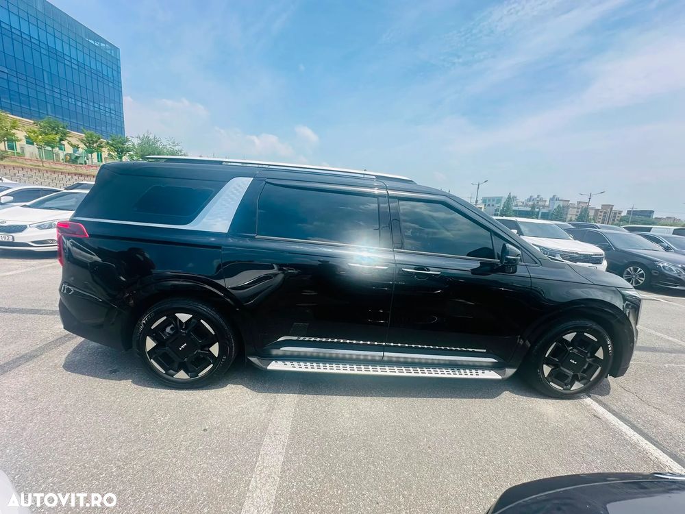 KIA Carnival 2024 — imagine 5