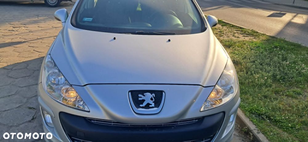 Peugeot 308 - 8