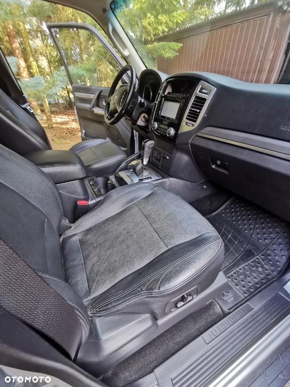 Mitsubishi Pajero 3.2 DID Instyle EU6 - 12