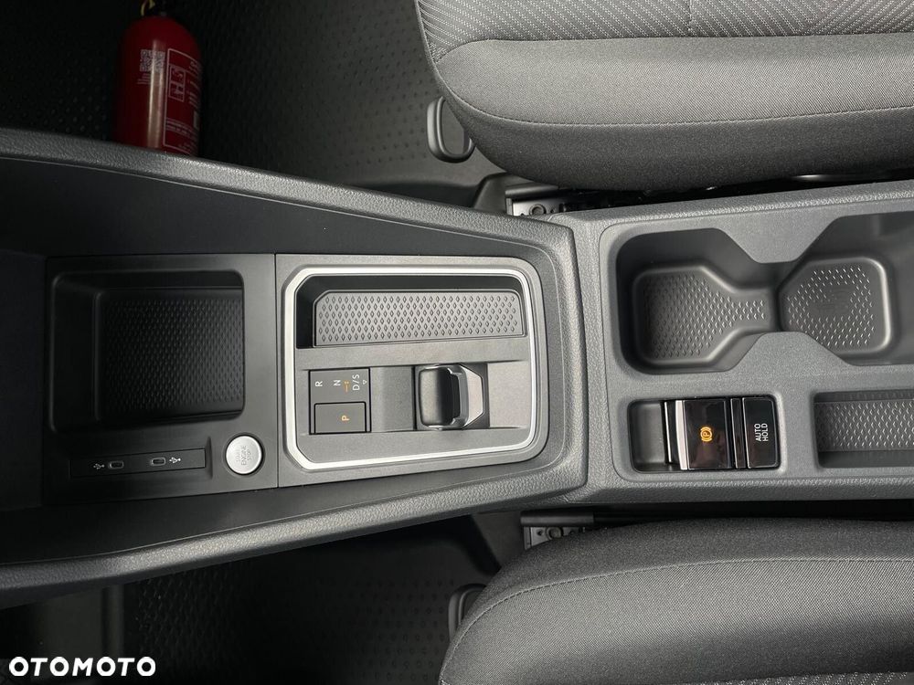 Ford Transit Connect - 28