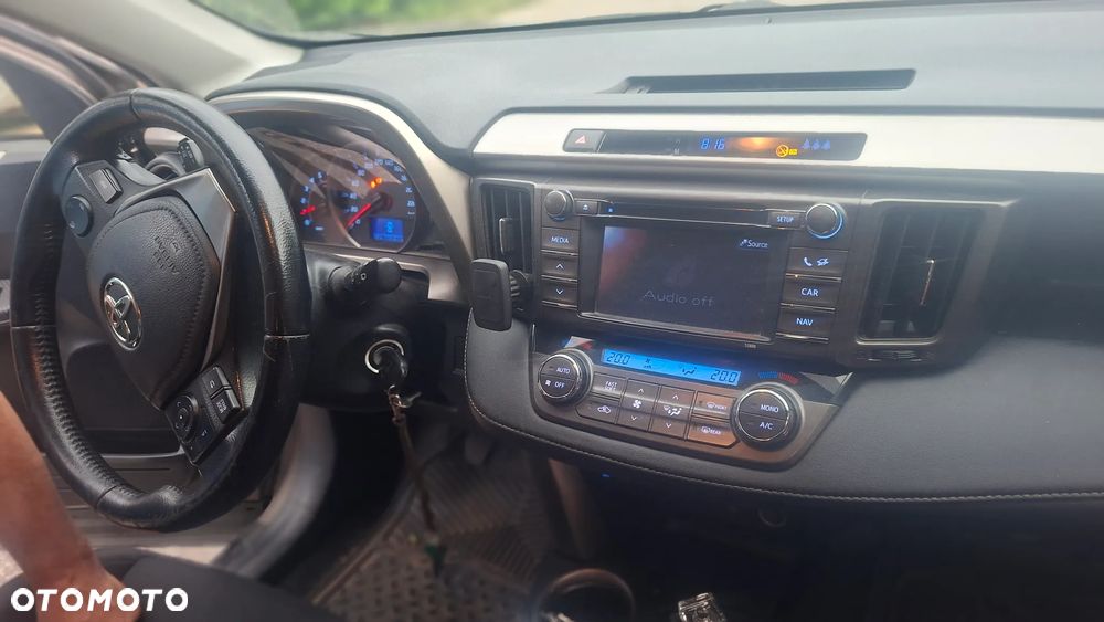 Toyota RAV4 2.0 D-4D Premium 4x2 - 4