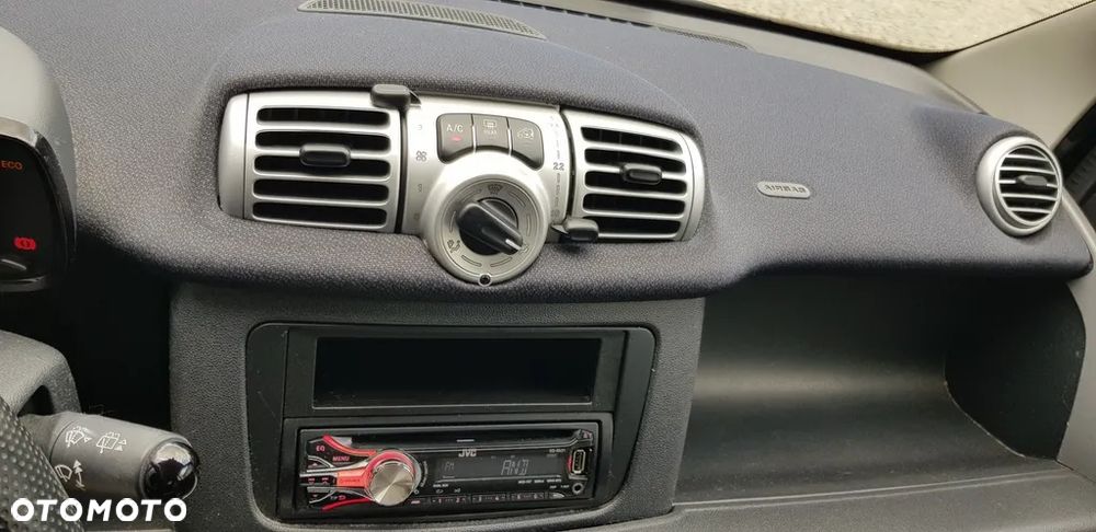 Smart Fortwo coupe softouch black&white limited micro hybrid drive - 18