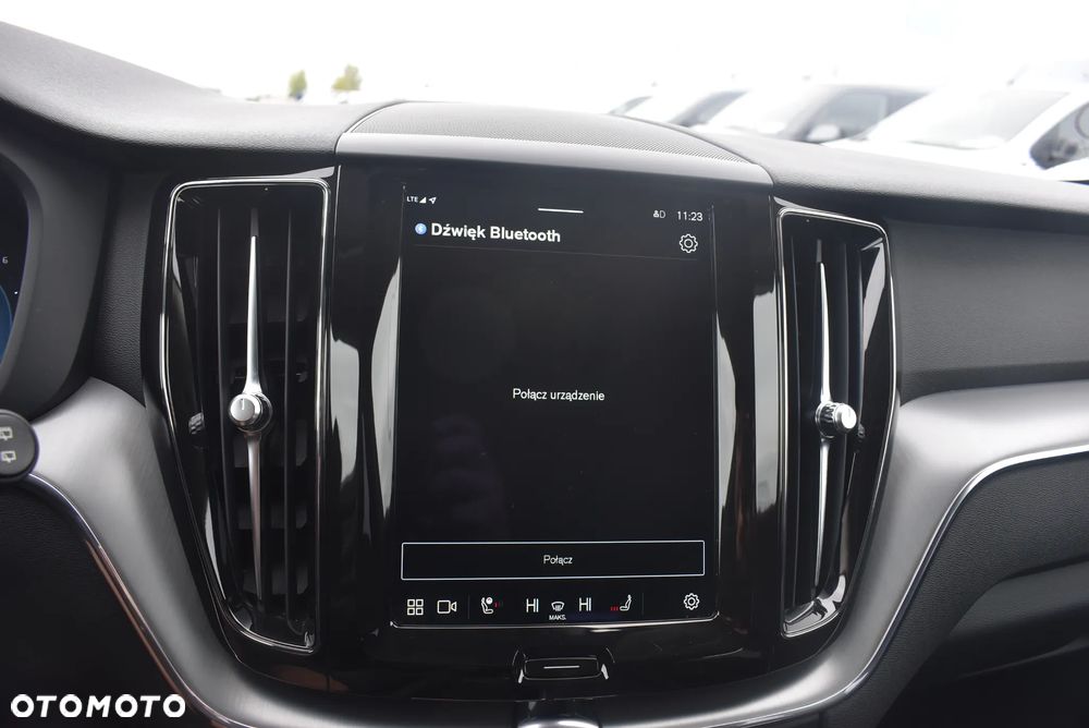 Volvo XC 60 B4 B Momentum Pro - 34
