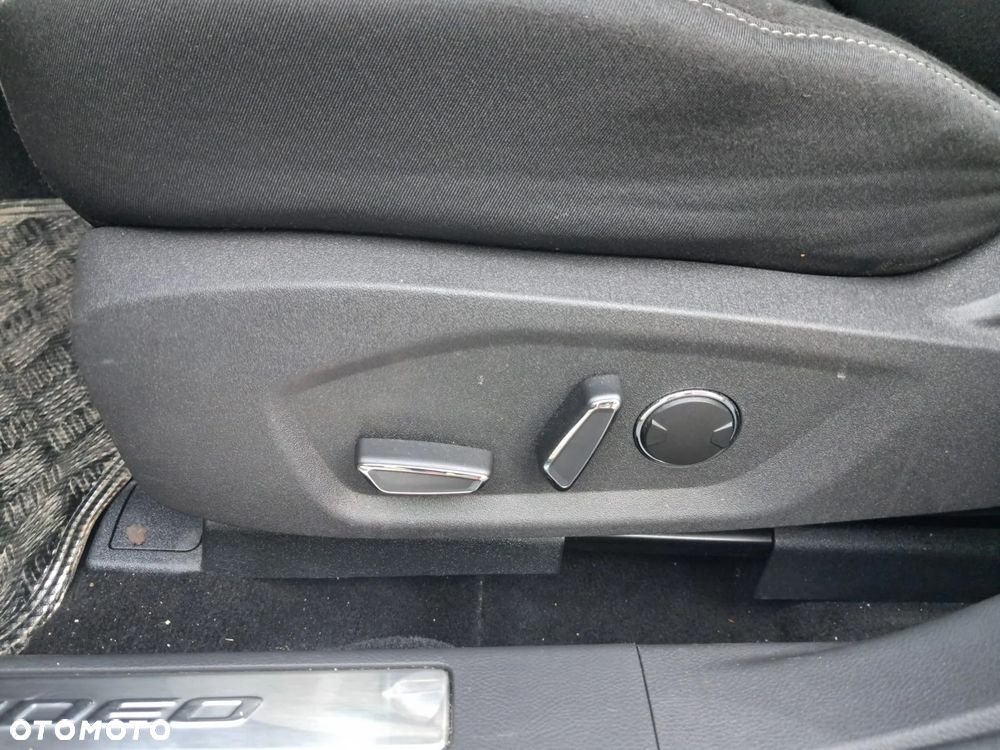 Ford Mondeo 2.0 EcoBlue Titanium - 13