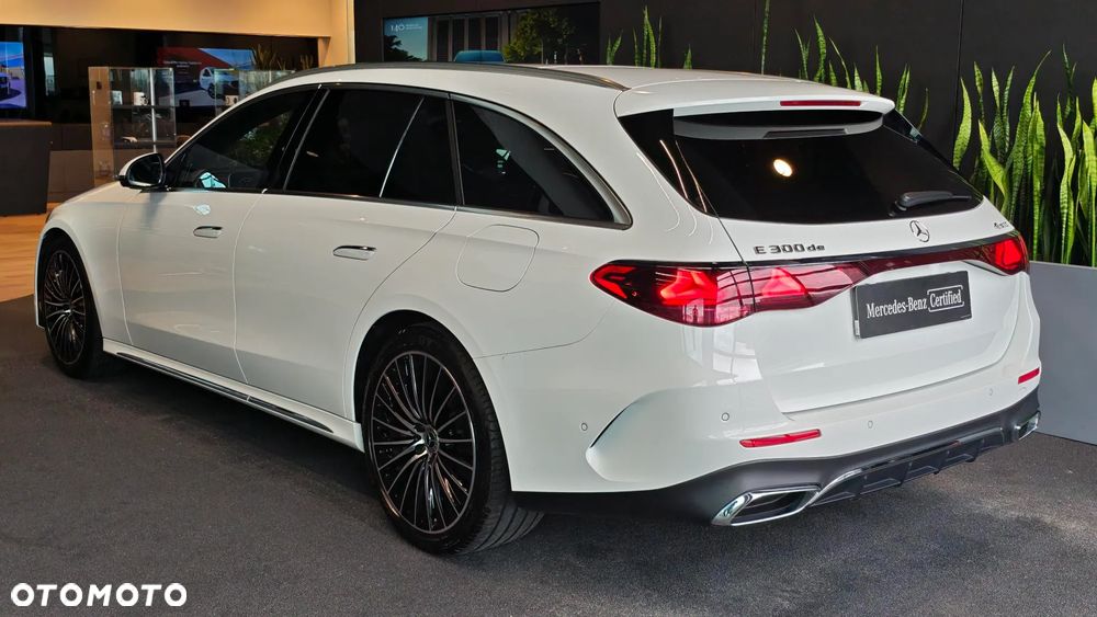 Mercedes-Benz Klasa E 300 de PHEV 4-Matic AMG 9G-Tronic - 5