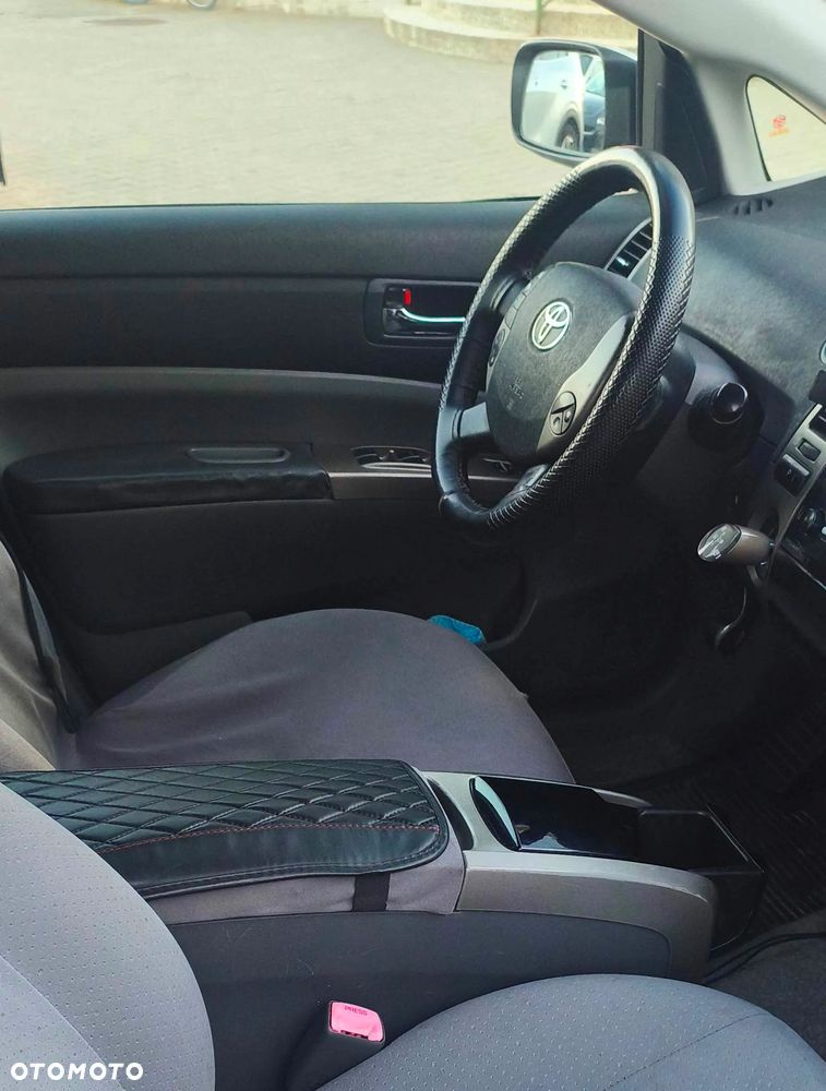 Toyota Prius - 5