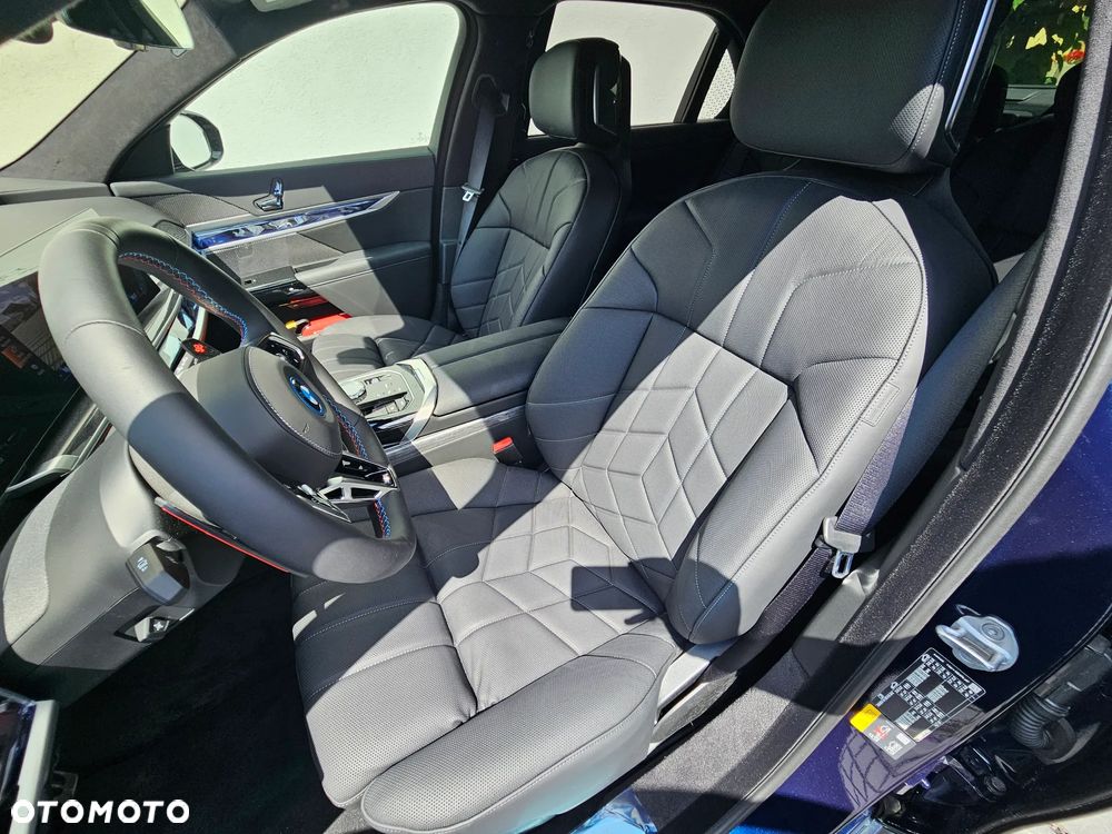BMW Seria 7 M760e PHEV xDrive sport - 12