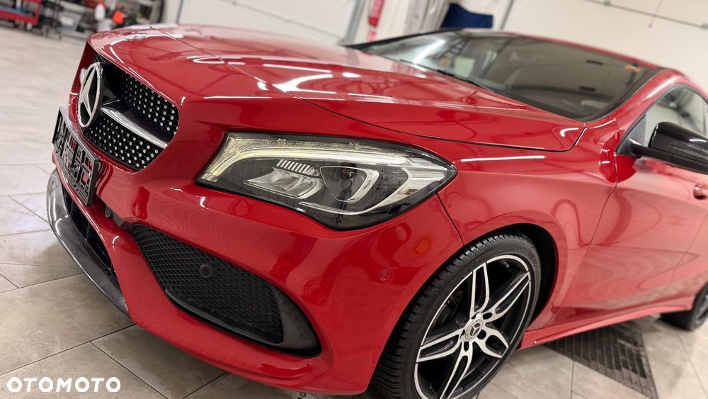 Mercedes-Benz CLA 180 AMG Line - 4