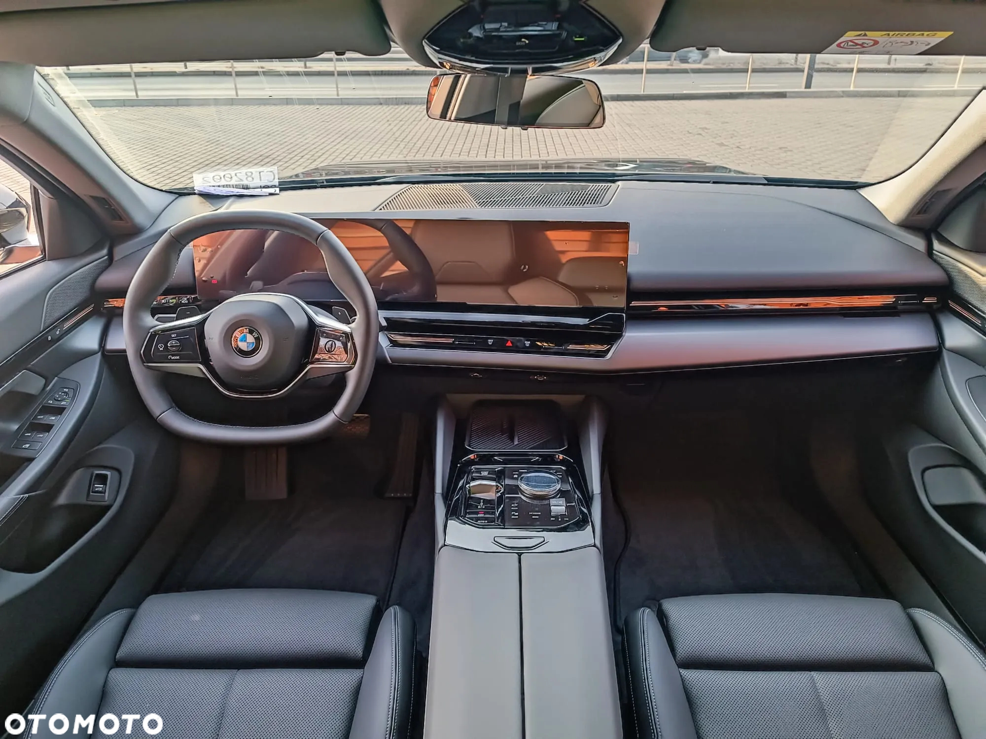 BMW Seria 5 520i mHEV - 15