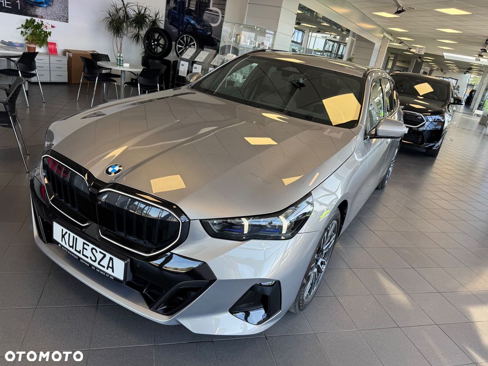 BMW Seria 5 520d xDrive - 14