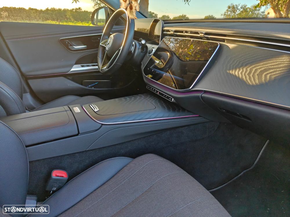 Mercedes-Benz E 300 - 4