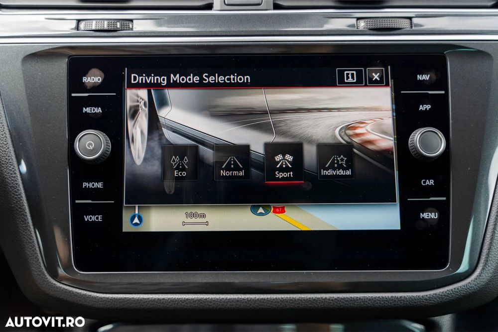 Volkswagen Tiguan 2.0 TDI 4Mot DSG Elegance - 35