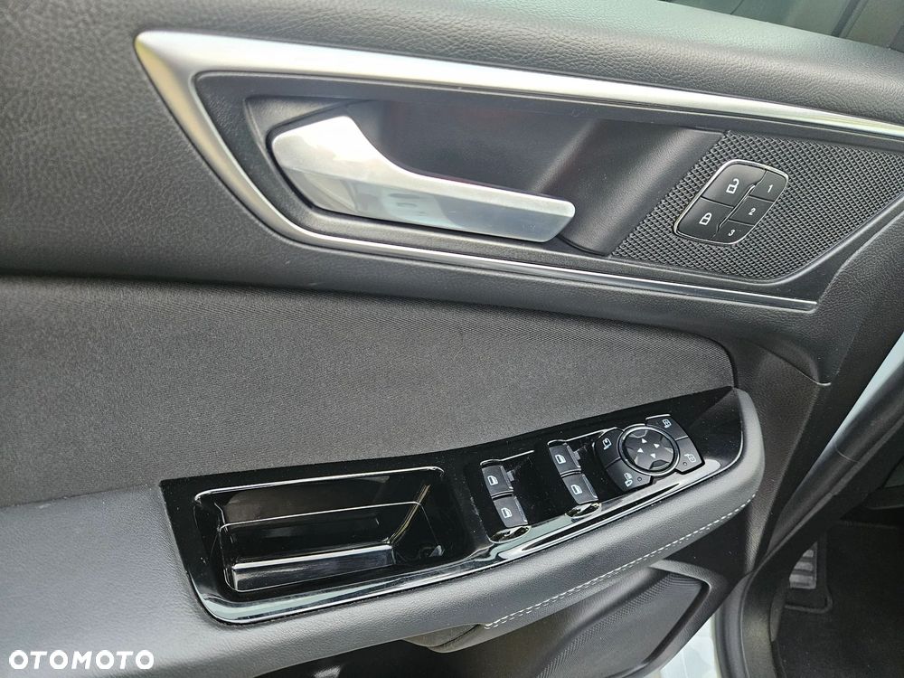 Ford S-Max - 11