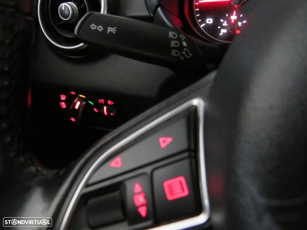 Audi A1 Sportback 1.6 TDI S tronic - 19