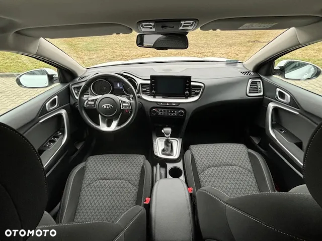 Kia XCeed - 12