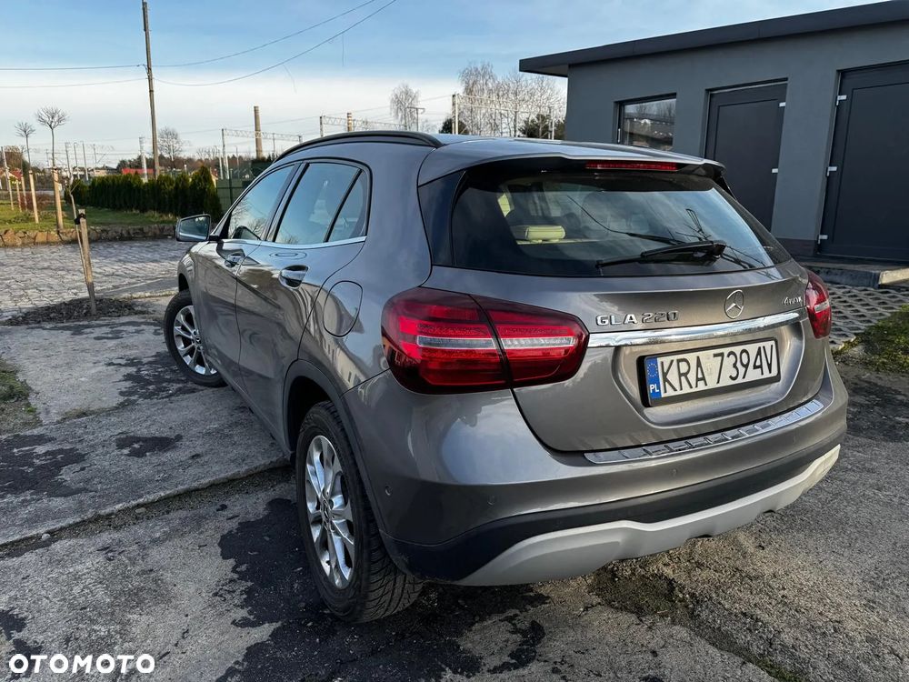 Mercedes-Benz GLA - 2