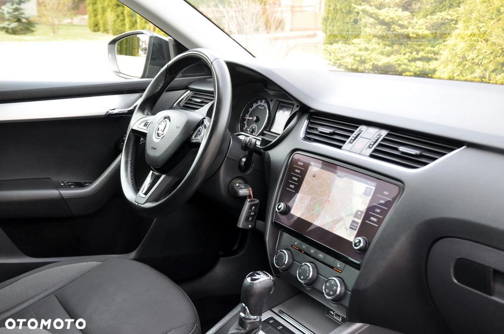 Skoda Octavia 2.0 TDI Elegance DSG - 18