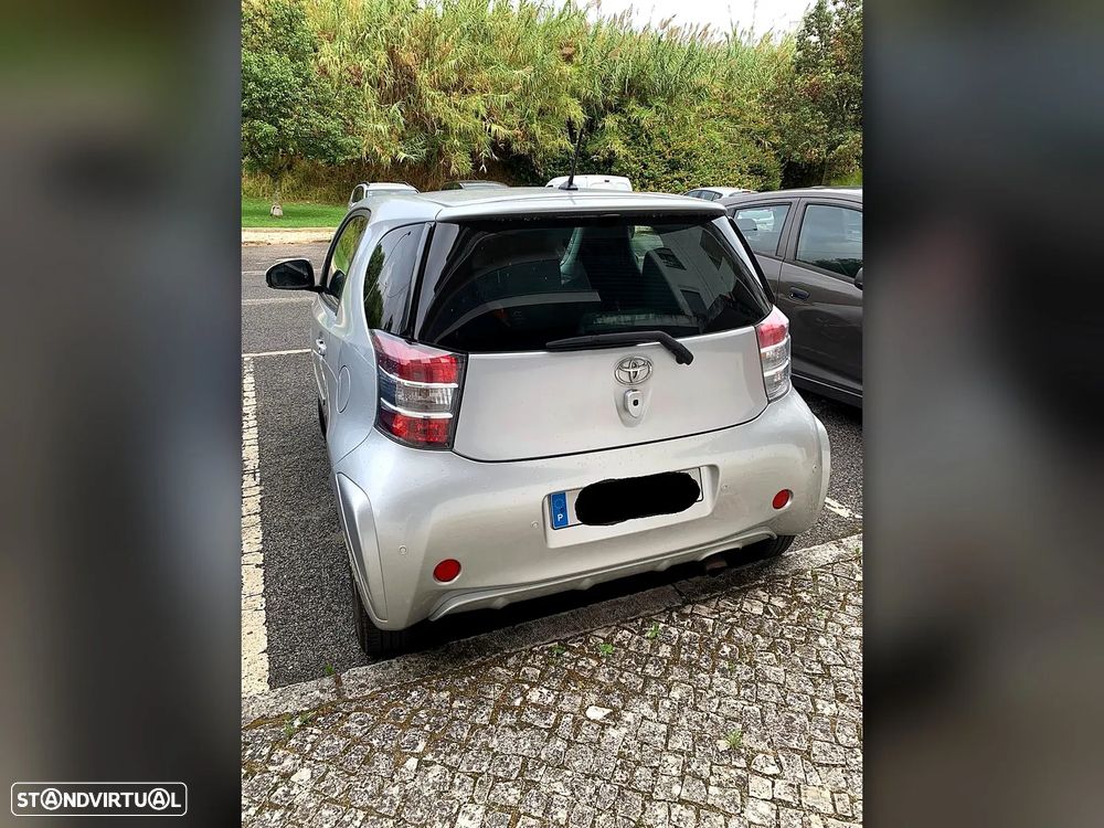 Toyota Iq 2011 photo 3