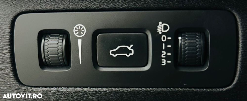 Volvo XC 90 D5 AWD Geartronic Momentum - 11