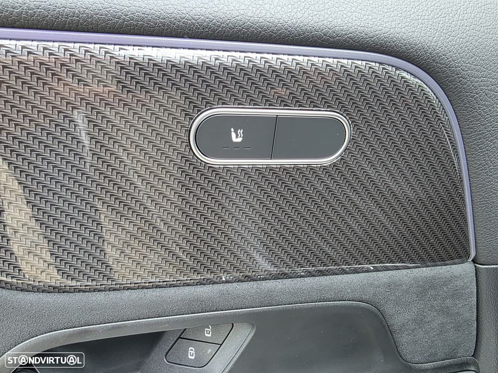 Mercedes-Benz GLA 250 e 8G-DCT AMG Line - 24