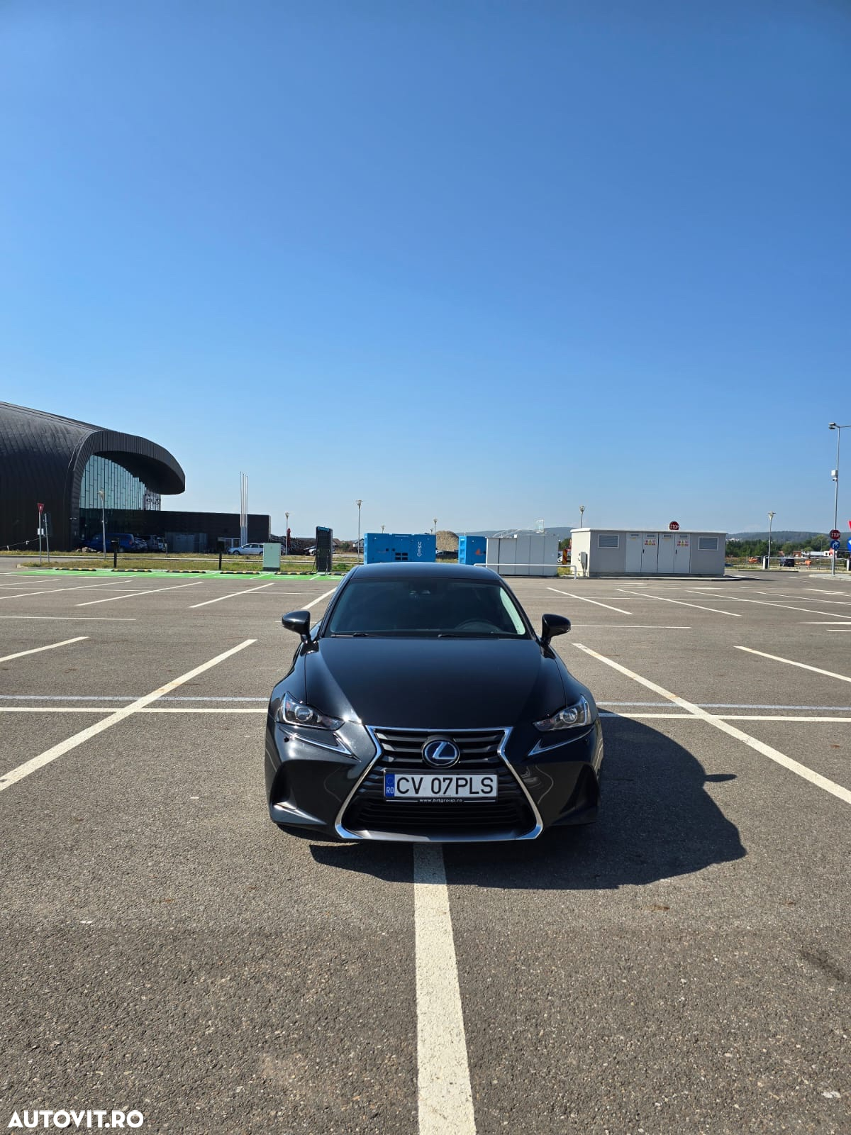 Lexus Seria IS 300h - 2