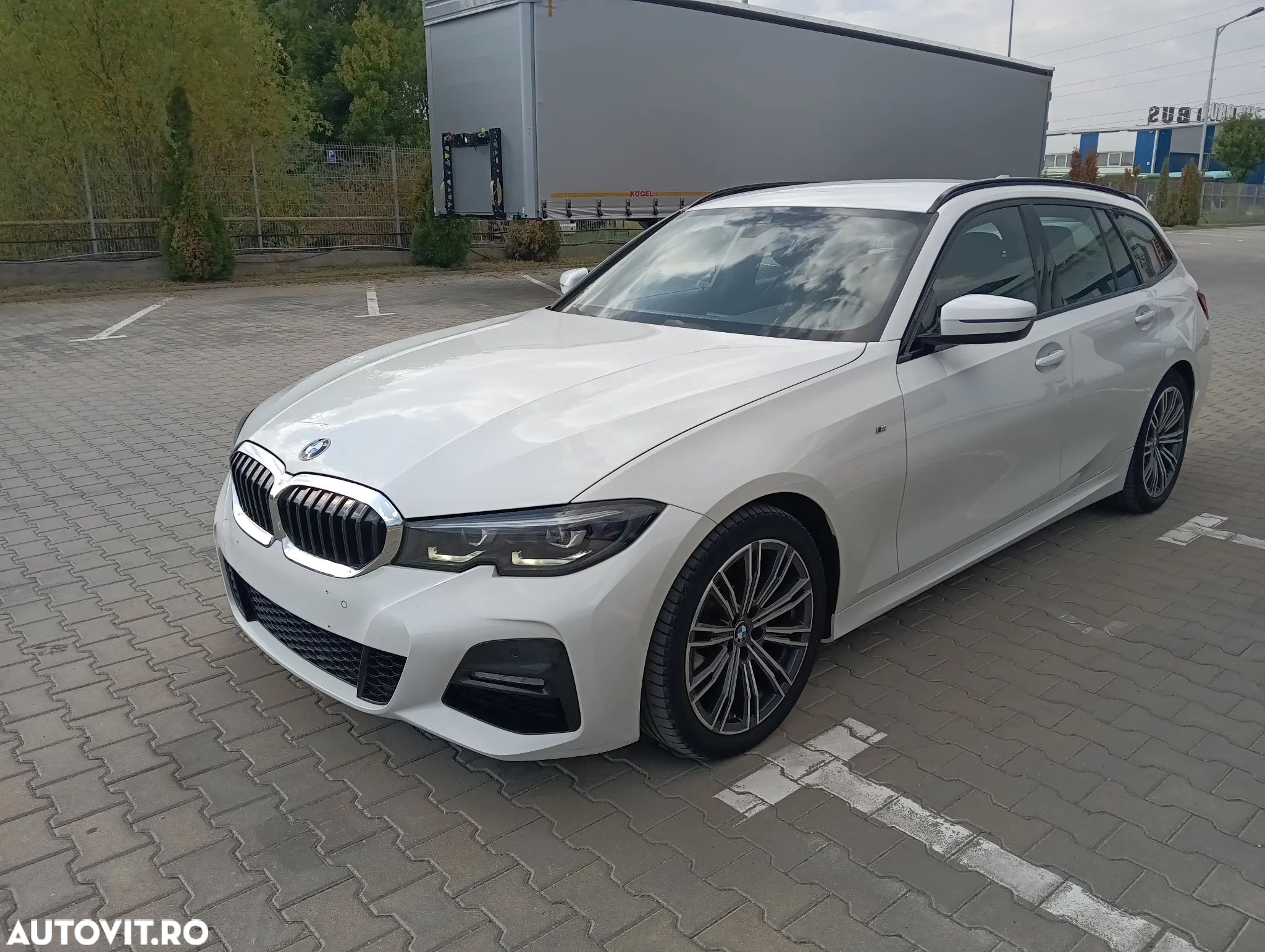 BMW Seria 3 318d Touring Aut. M Sport - 1