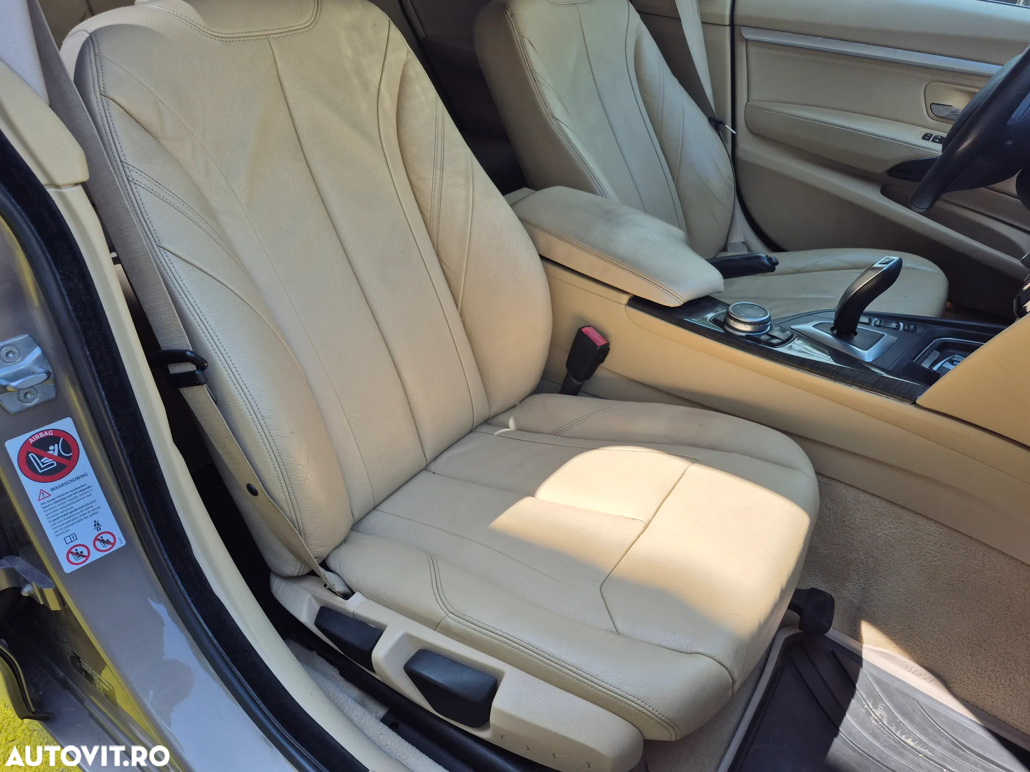 BMW Seria 3 320i GT Aut. Luxury Line - 14