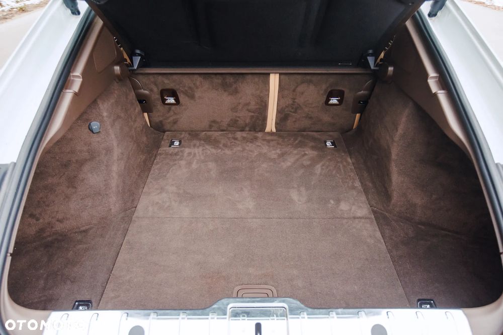 Porsche Panamera 4S - 23