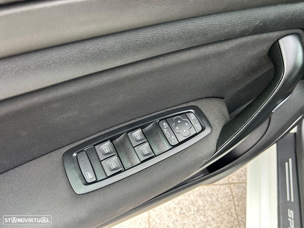 Renault Mégane Sport Tourer dCi 110 FAP EDC LIMITED - 26