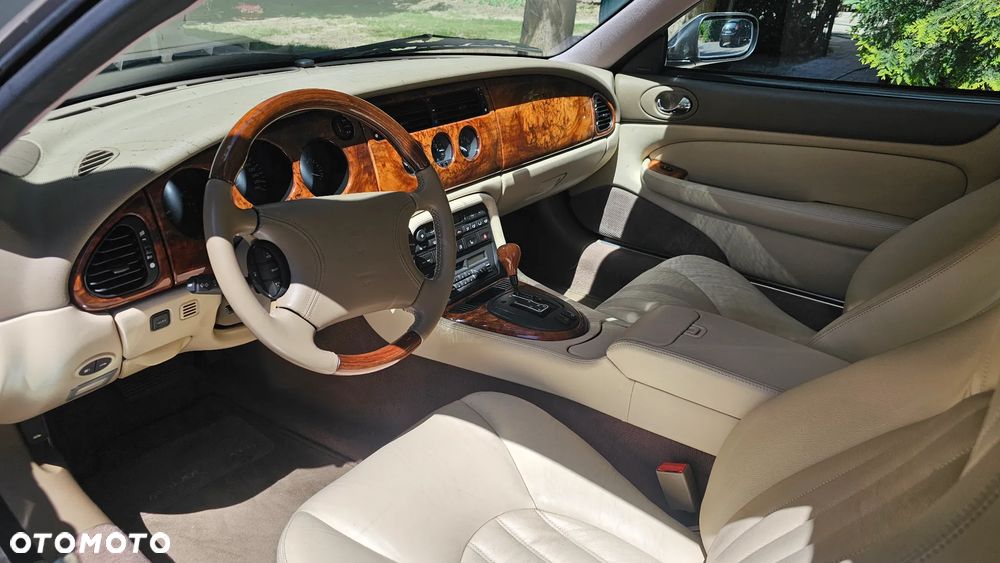 Jaguar XK - 9