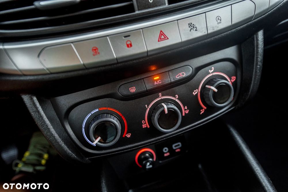 Fiat Tipo Kombi 1.4 T-Jet Easy - 29