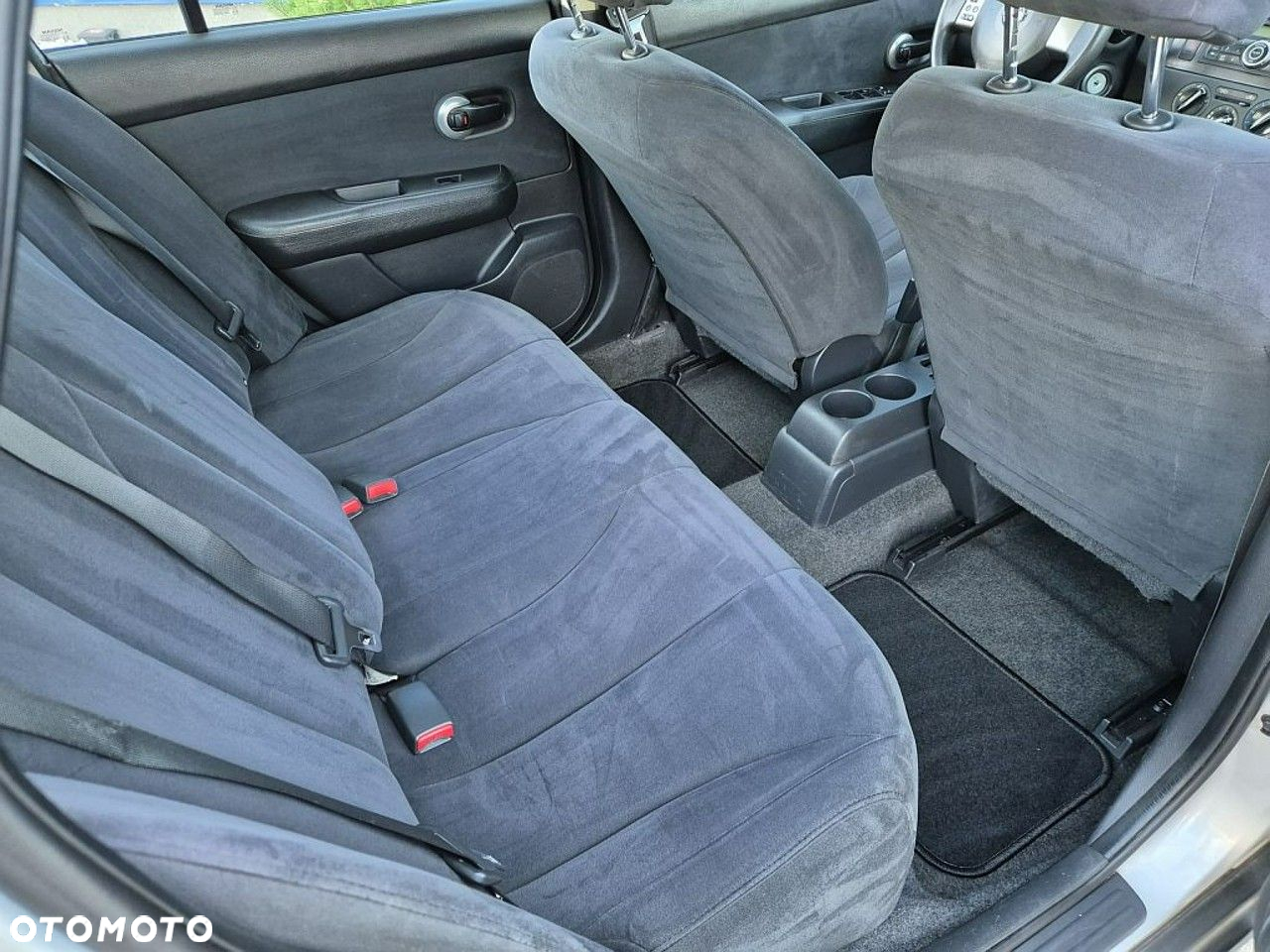 Nissan Tiida - 12