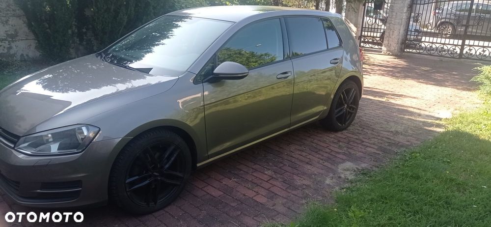 Volkswagen Golf - 6