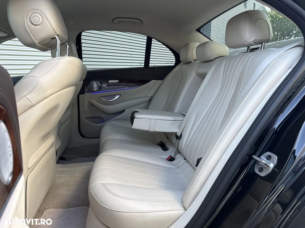 Mercedes-Benz E 200 4MATIC 9G-TRONIC Exclusive - 27