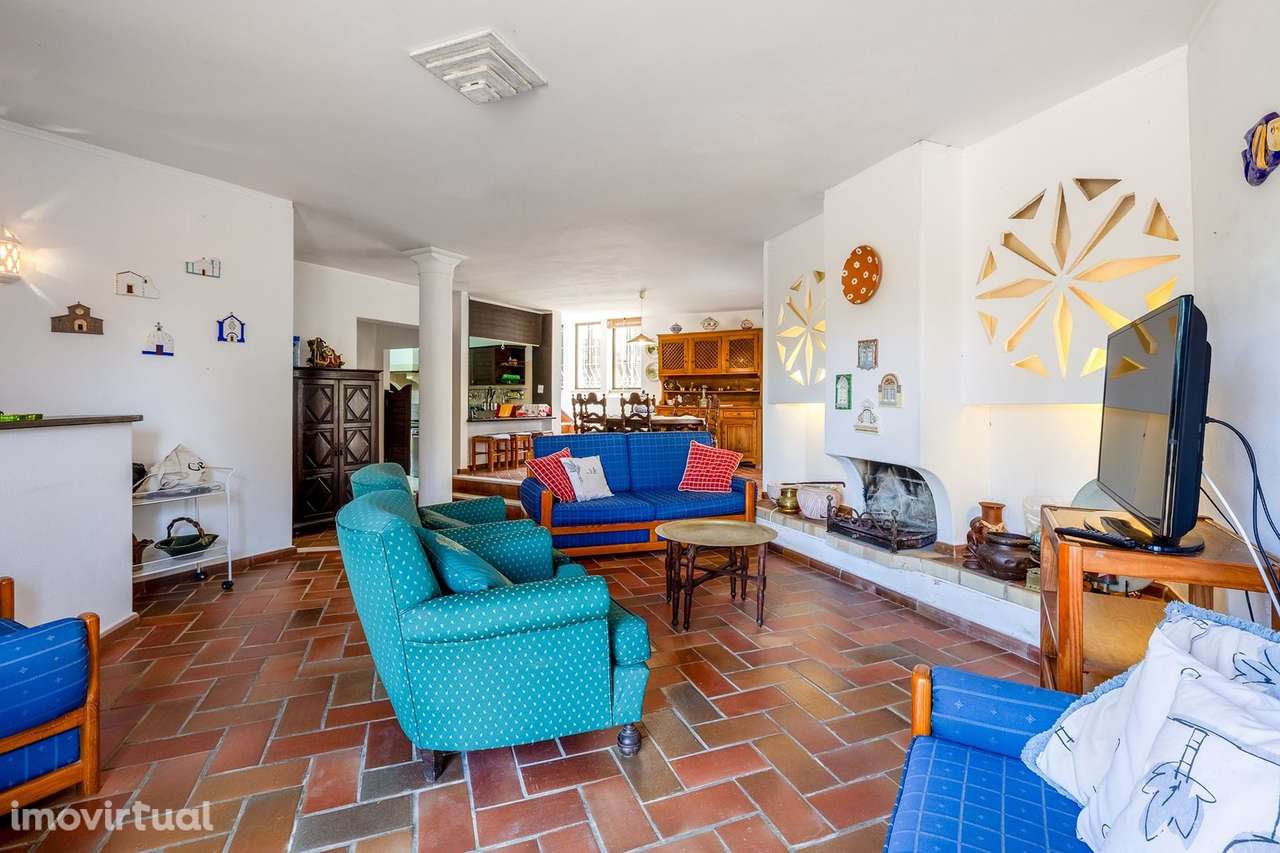 MORADIA ESPAÇOSA COM 6 QUARTOS E PISCINA- VALE DA TELHA - Grande imagem: 4/39