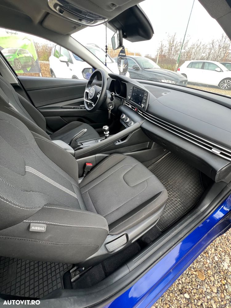 Hyundai Elantra 1.6 l 123 CP 6MT Classic - 14