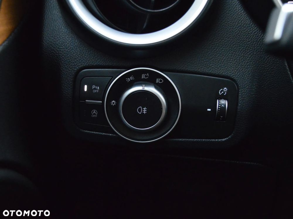 Alfa Romeo Stelvio 2.0 Turbo 16V AT8-Q4 Lusso Ti - 10